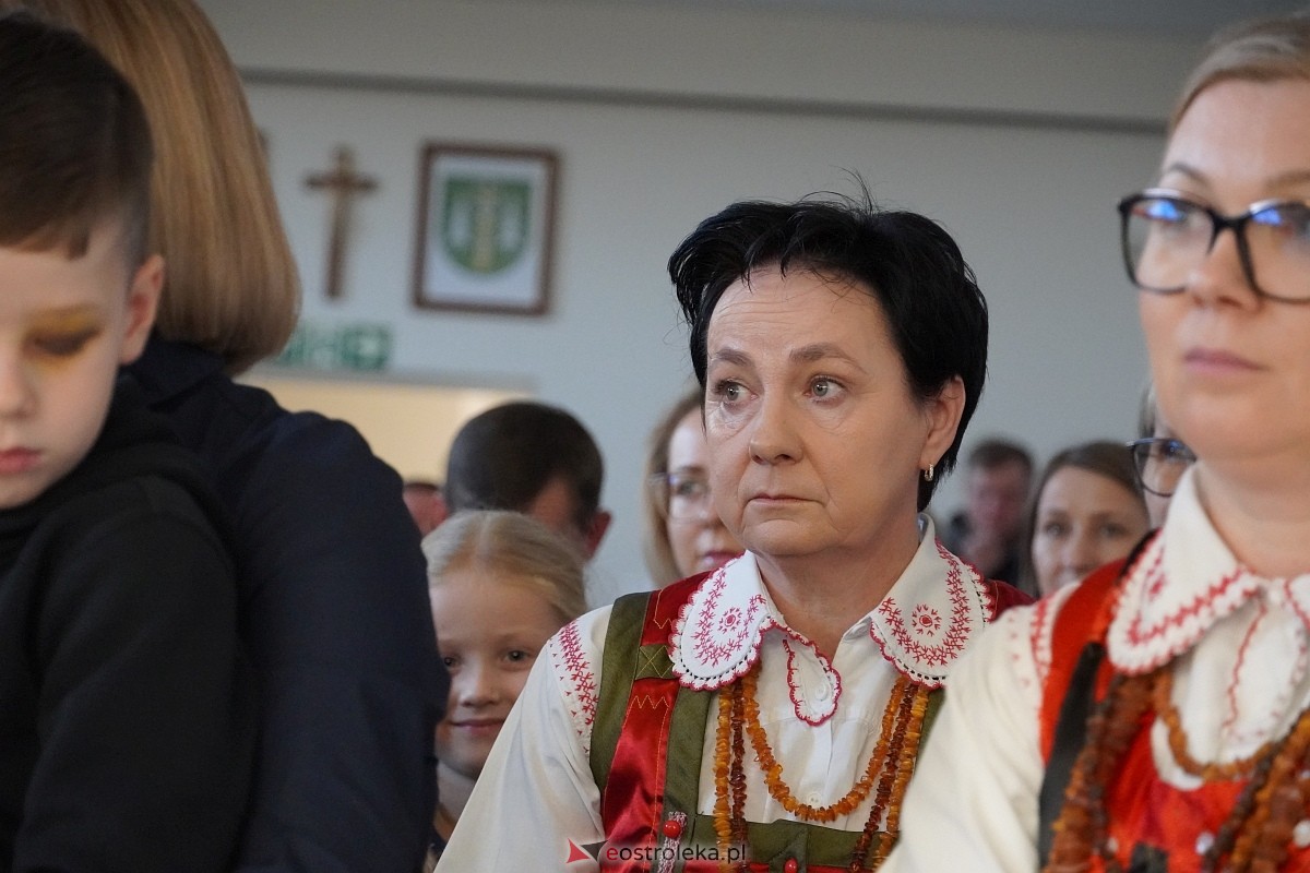 Rodzinna Rzeczpospolita Kurpiowska - koncert finałowy w Łysych [27.10.2024] - zdjęcie #33 - eOstroleka.pl