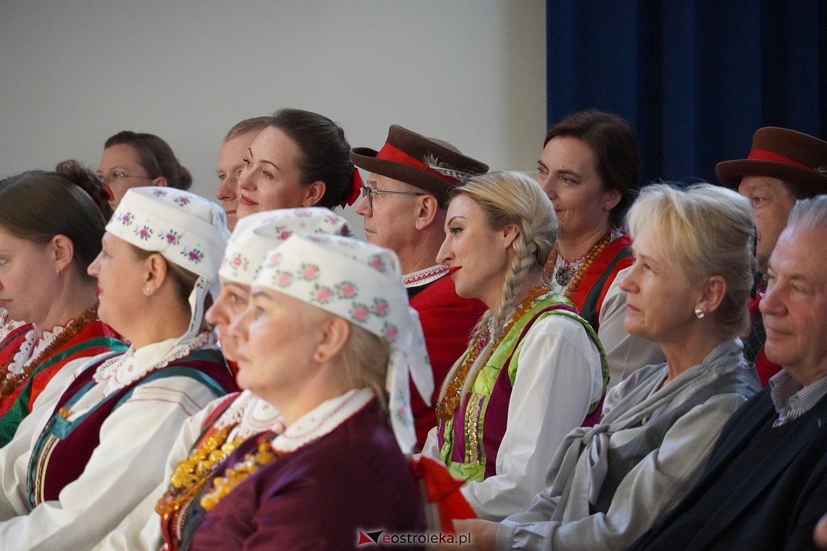 Rodzinna Rzeczpospolita Kurpiowska - koncert finałowy w Łysych [27.10.2024] - zdjęcie #27 - eOstroleka.pl