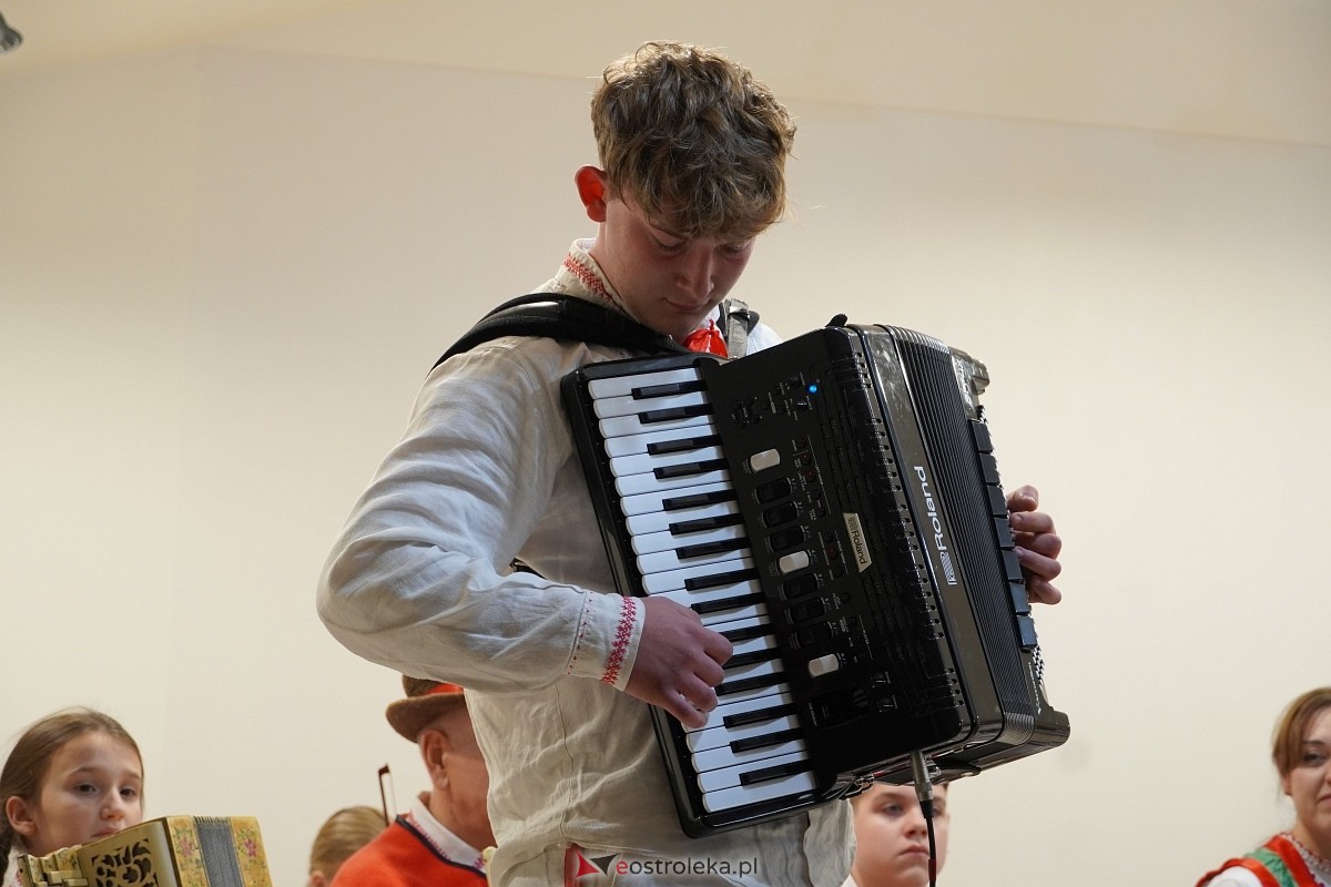 Rodzinna Rzeczpospolita Kurpiowska - koncert finałowy w Łysych [27.10.2024] - zdjęcie #18 - eOstroleka.pl