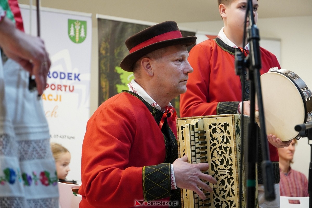 Rodzinna Rzeczpospolita Kurpiowska - koncert finałowy w Łysych [27.10.2024] - zdjęcie #16 - eOstroleka.pl