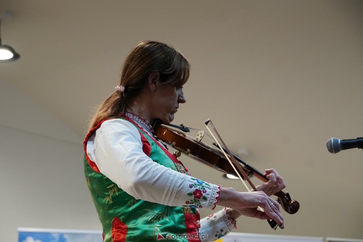 Rodzinna Rzeczpospolita Kurpiowska - koncert finałowy w Łysych [27.10.2024] - zdjęcie #15 - eOstroleka.pl