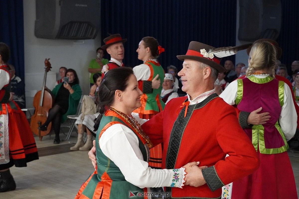 Rodzinna Rzeczpospolita Kurpiowska - koncert finałowy w Łysych [27.10.2024] - zdjęcie #12 - eOstroleka.pl