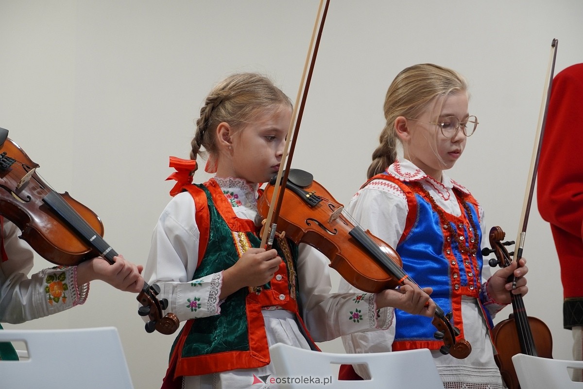 Rodzinna Rzeczpospolita Kurpiowska - koncert finałowy w Łysych [27.10.2024] - zdjęcie #9 - eOstroleka.pl