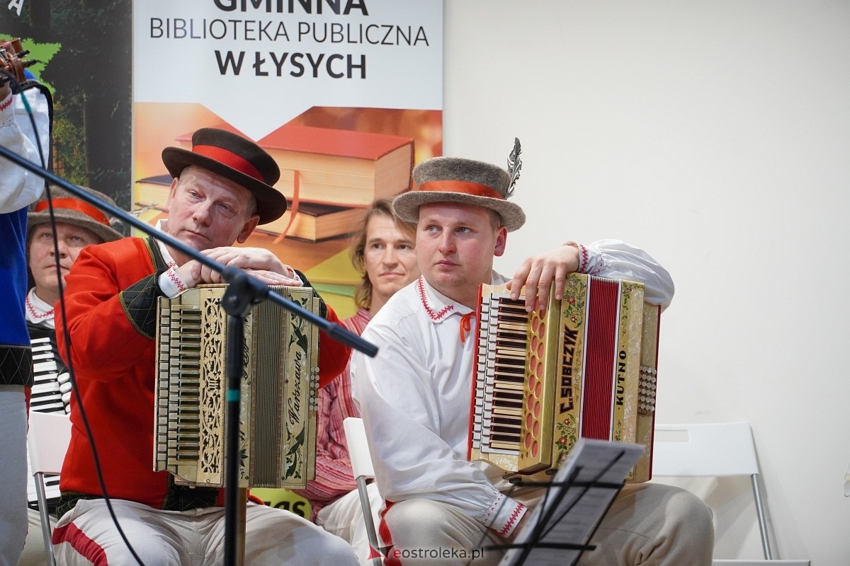 Rodzinna Rzeczpospolita Kurpiowska - koncert finałowy w Łysych [27.10.2024] - zdjęcie #4 - eOstroleka.pl