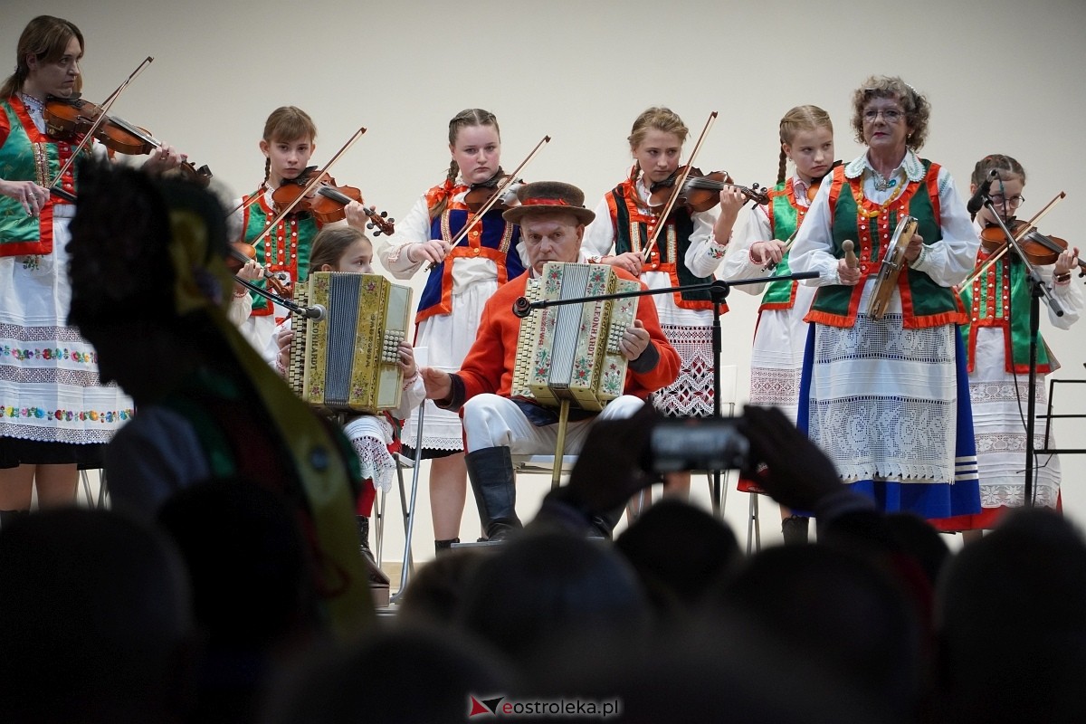 Rodzinna Rzeczpospolita Kurpiowska - koncert finałowy w Łysych [27.10.2024] - zdjęcie #1 - eOstroleka.pl