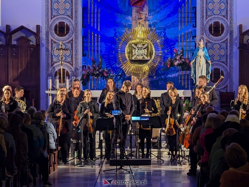 Koncert Muzyczna zmiana czasu Ostrołęckiej Orkiestry Kameralnej [27.10.2024] - zdjęcie #6 - eOstroleka.pl