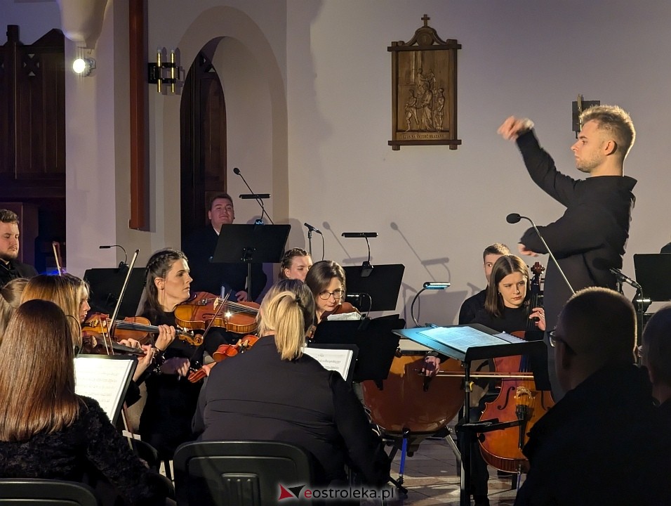 Koncert Muzyczna zmiana czasu Ostrołęckiej Orkiestry Kameralnej [27.10.2024] - zdjęcie #3 - eOstroleka.pl