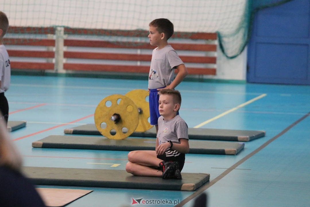 Wielobój atletyczny z UKS Atleta Ostrołęka [27.10.2024] - zdjęcie #2 - eOstroleka.pl