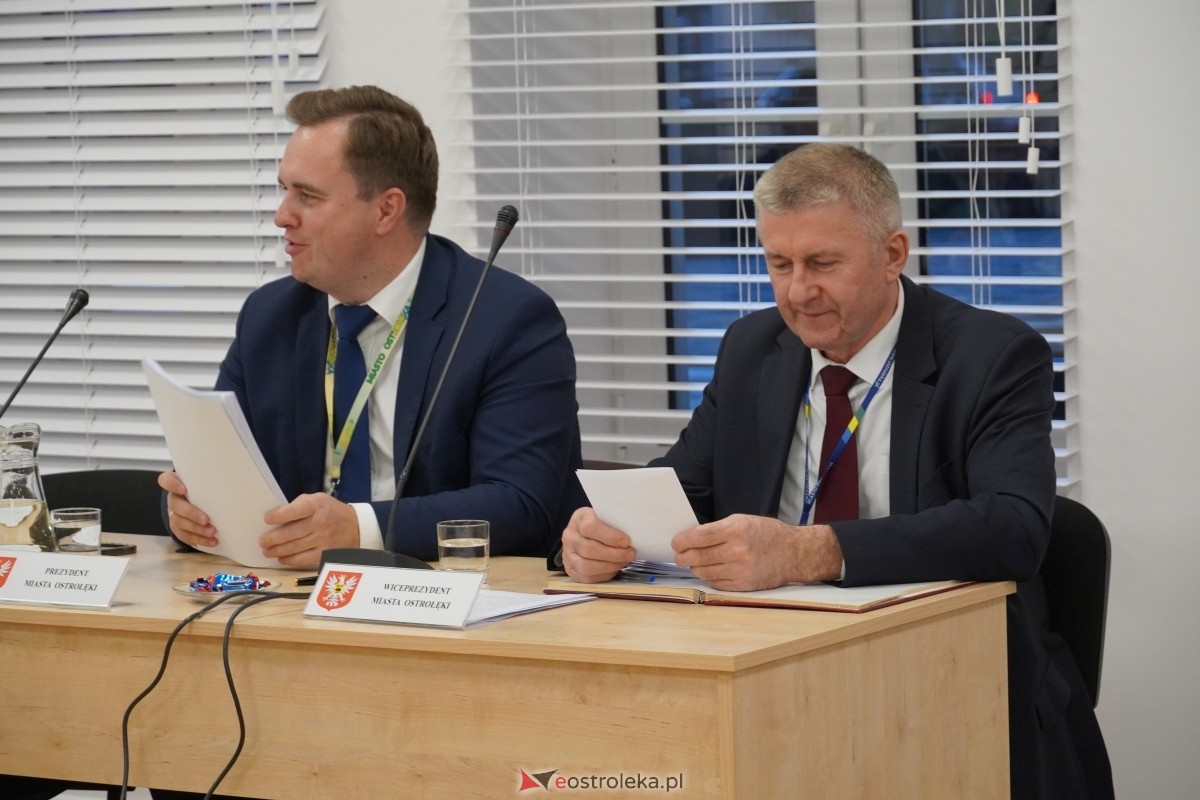 Sesja Rady Miasta Ostrołęki [28.10.2024] - zdjęcie #28 - eOstroleka.pl