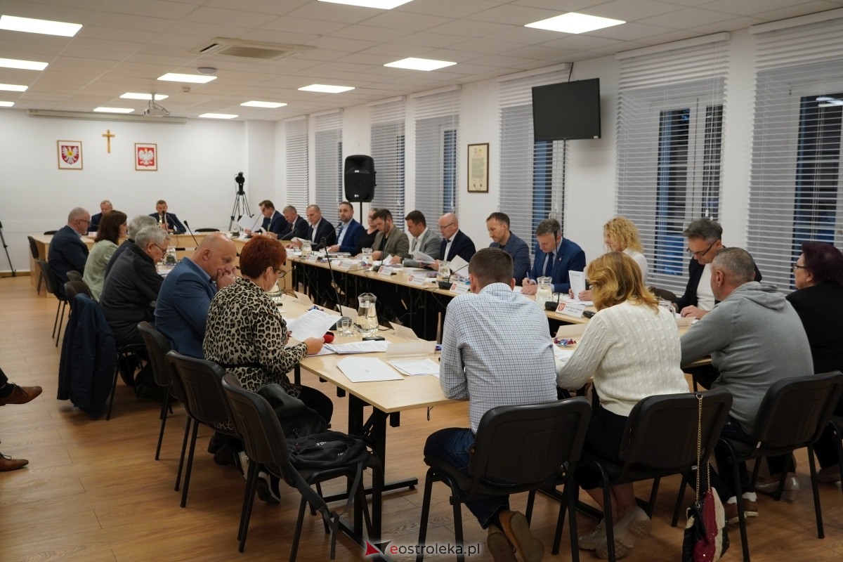 Sesja Rady Miasta Ostrołęki [28.10.2024] - zdjęcie #5 - eOstroleka.pl