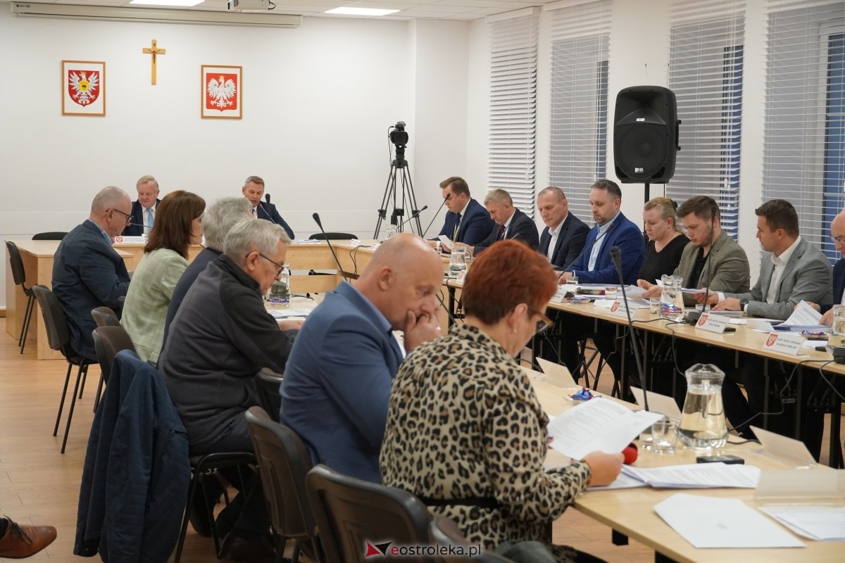 Sesja Rady Miasta Ostrołęki [28.10.2024] - zdjęcie #4 - eOstroleka.pl