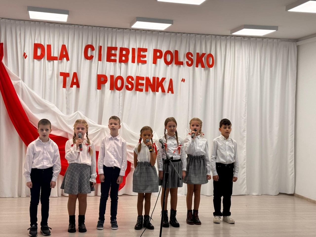 XVI Przegląd Pieśni Patriotycznej w Wojskowej w Baranowie [28.10.2024] - zdjęcie #57 - eOstroleka.pl