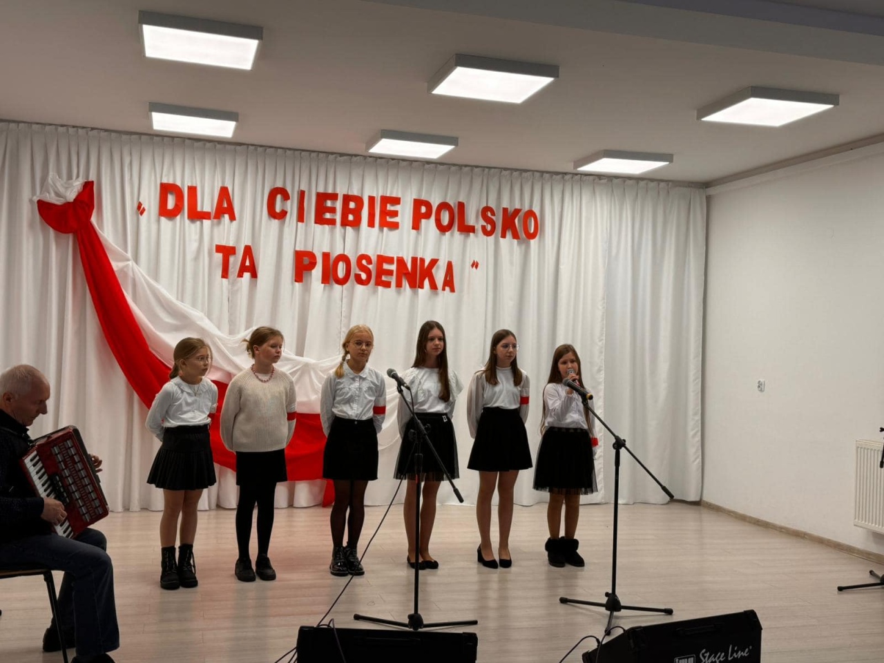 XVI Przegląd Pieśni Patriotycznej w Wojskowej w Baranowie [28.10.2024] - zdjęcie #48 - eOstroleka.pl