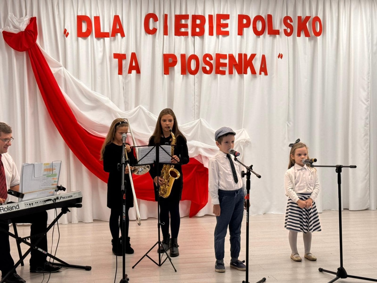 XVI Przegląd Pieśni Patriotycznej w Wojskowej w Baranowie [28.10.2024] - zdjęcie #45 - eOstroleka.pl