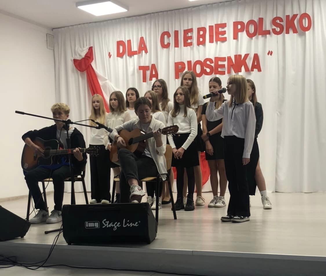 XVI Przegląd Pieśni Patriotycznej w Wojskowej w Baranowie [28.10.2024] - zdjęcie #10 - eOstroleka.pl
