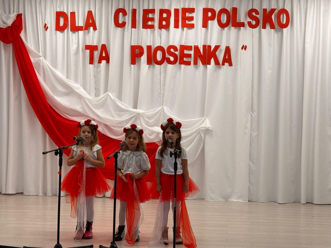 XVI Przegląd Pieśni Patriotycznej w Wojskowej w Baranowie [28.10.2024] - zdjęcie #4 - eOstroleka.pl