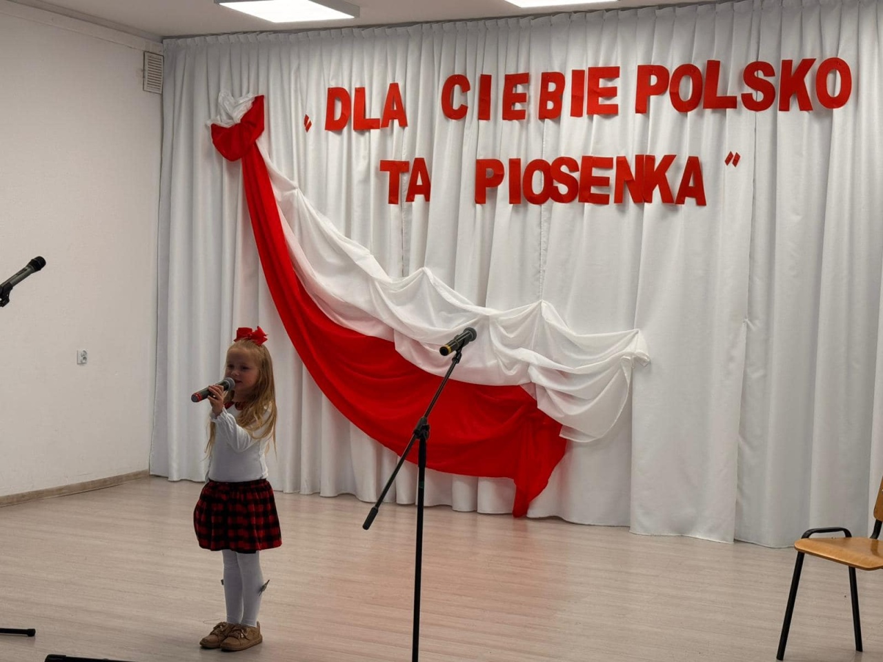 XVI Przegląd Pieśni Patriotycznej w Wojskowej w Baranowie [28.10.2024] - zdjęcie #3 - eOstroleka.pl