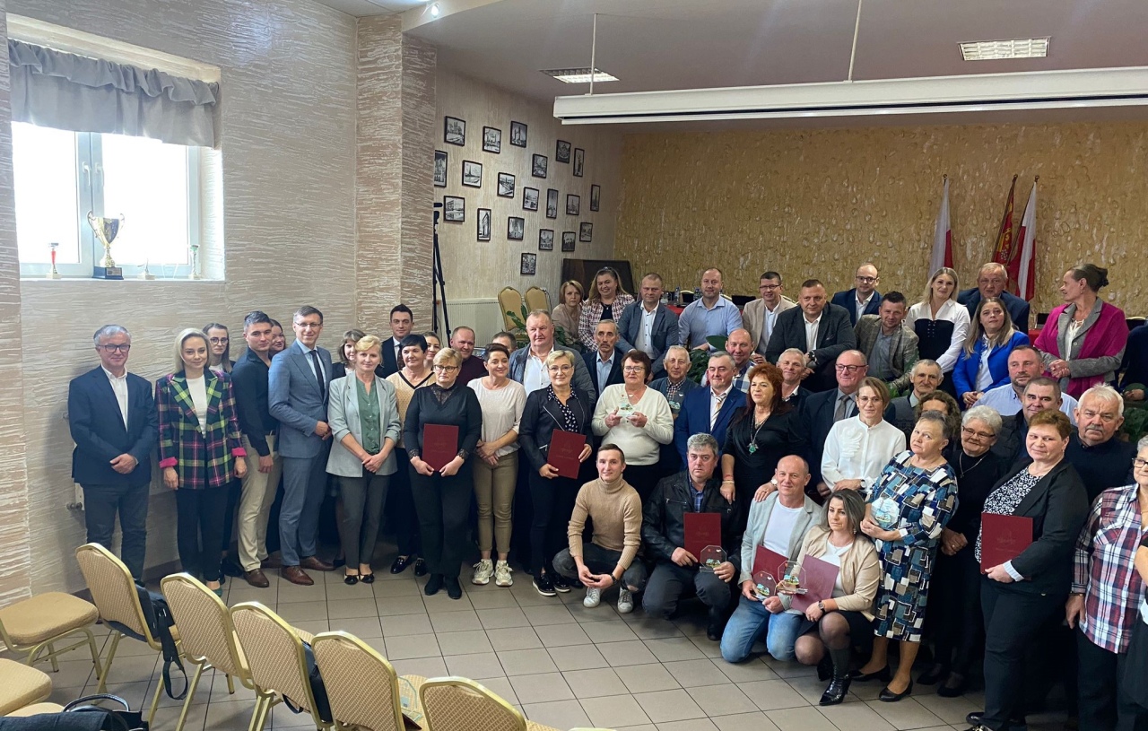 VIII sesja Rady Gminy w Czerwinie - pożegnaine sołtysów [31.10.2024] - zdjęcie #30 - eOstroleka.pl