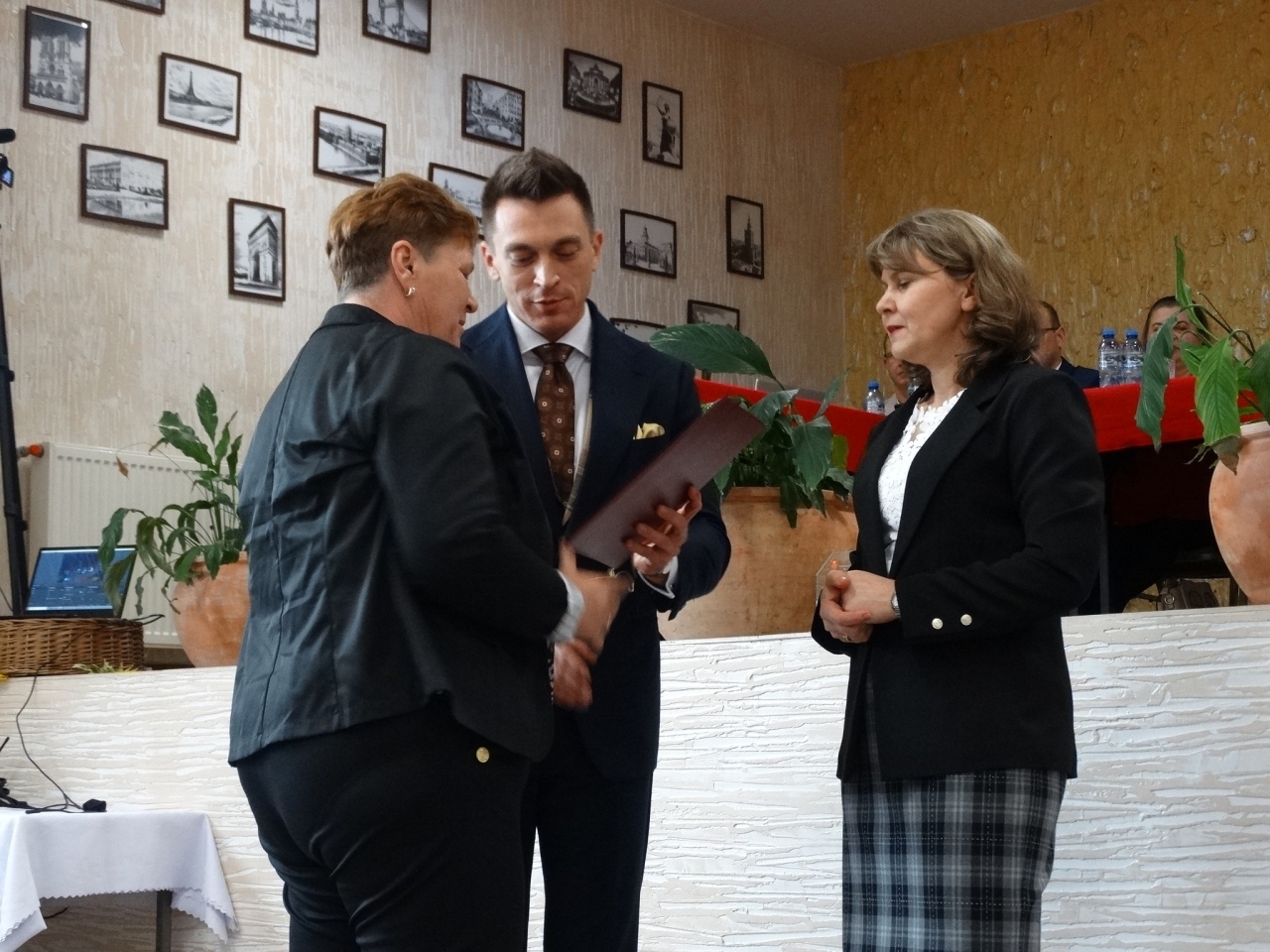 VIII sesja Rady Gminy w Czerwinie - pożegnaine sołtysów [31.10.2024] - zdjęcie #29 - eOstroleka.pl