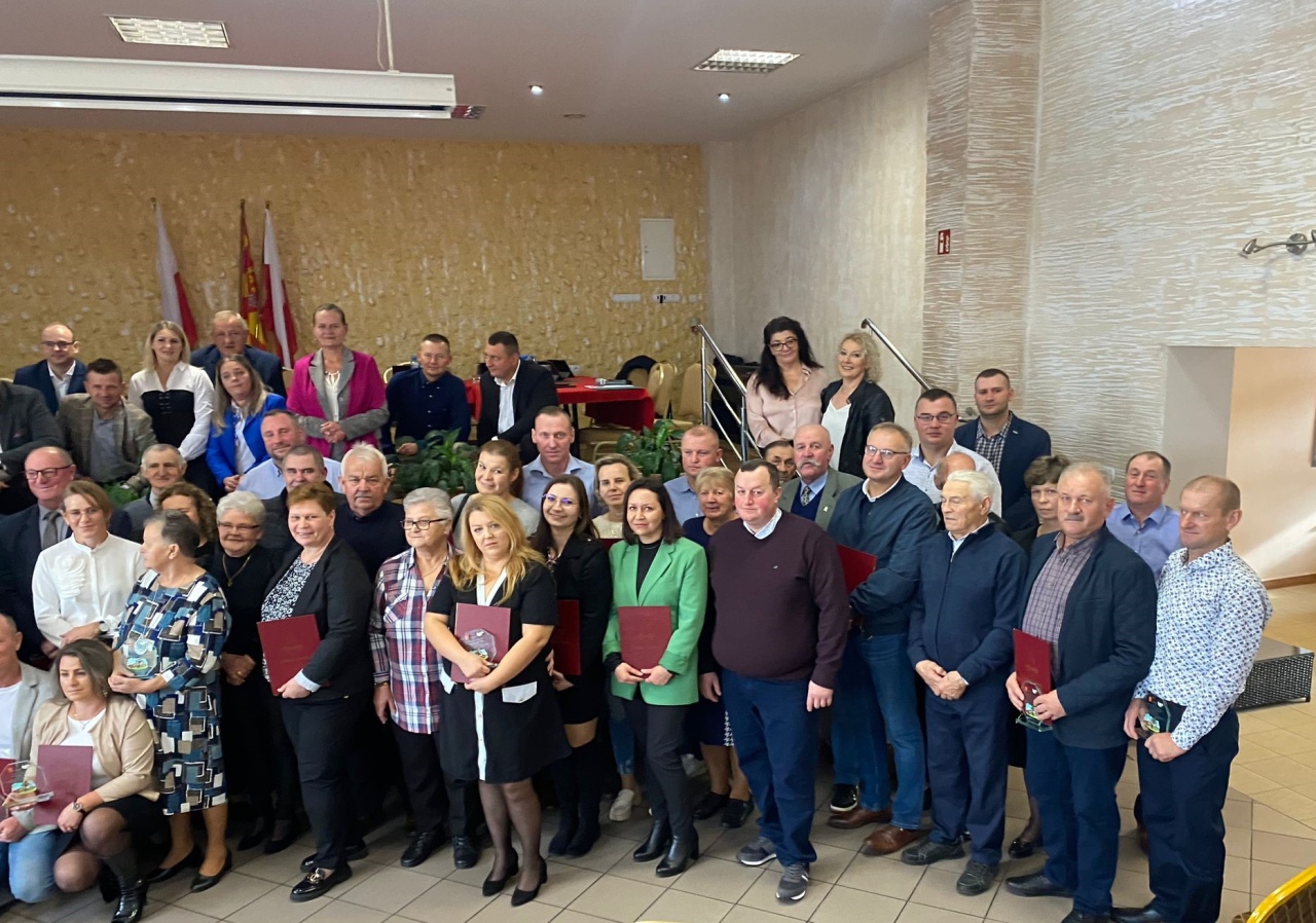 VIII sesja Rady Gminy w Czerwinie - pożegnaine sołtysów [31.10.2024] - zdjęcie #26 - eOstroleka.pl