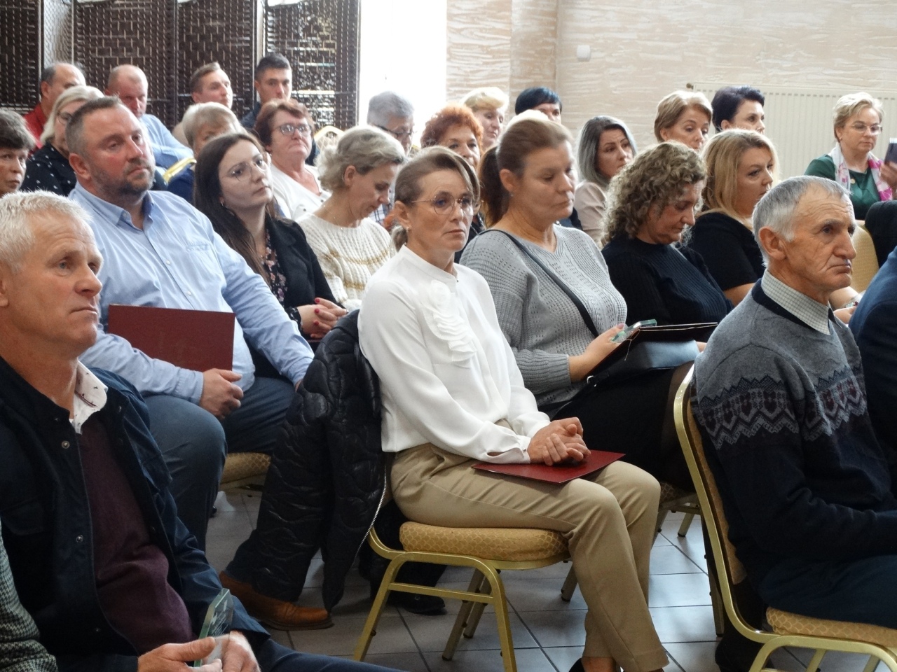 VIII sesja Rady Gminy w Czerwinie - pożegnaine sołtysów [31.10.2024] - zdjęcie #19 - eOstroleka.pl