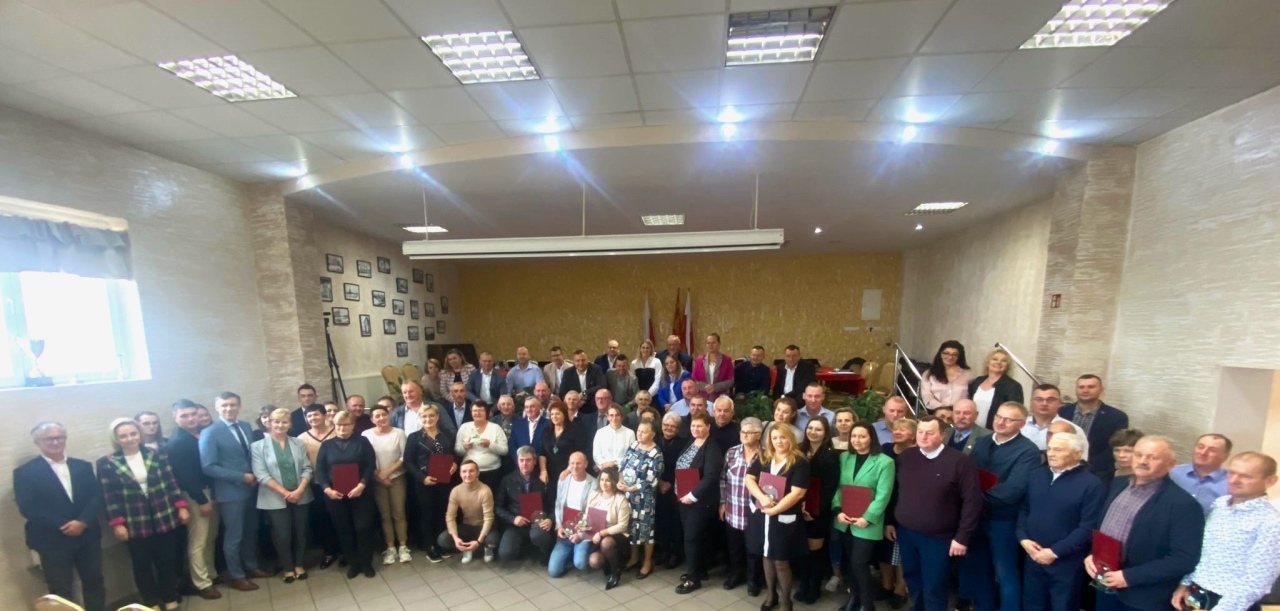 VIII sesja Rady Gminy w Czerwinie - pożegnaine sołtysów [31.10.2024] - zdjęcie #18 - eOstroleka.pl