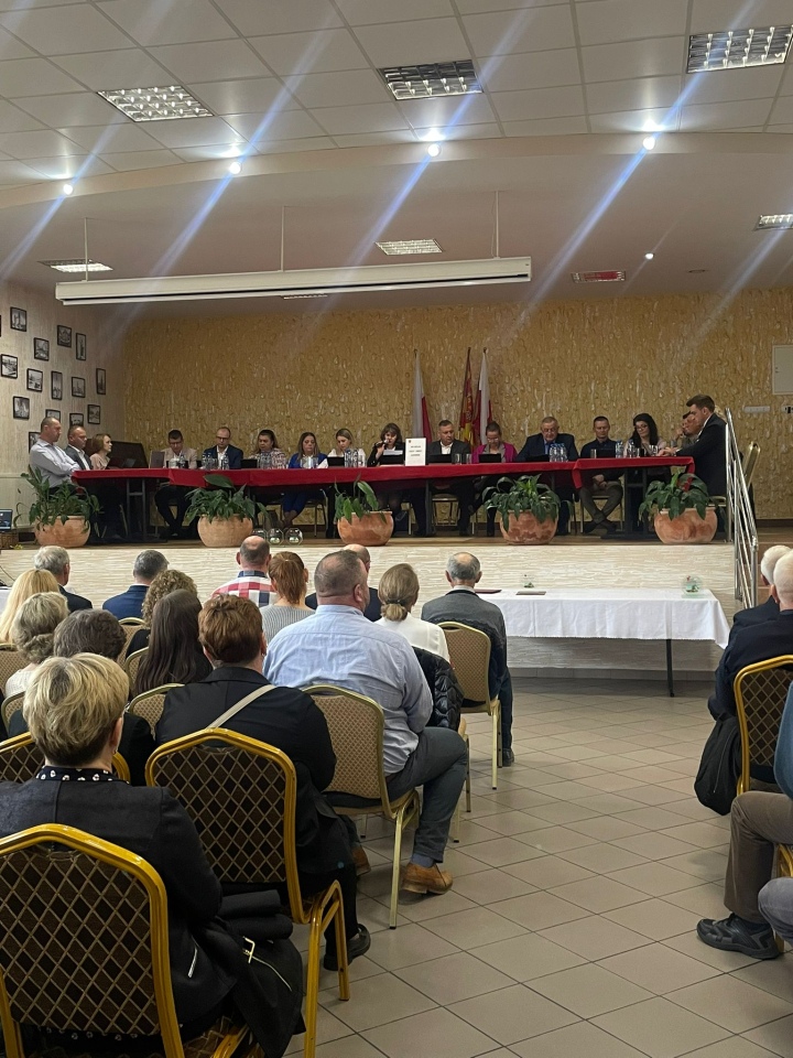 VIII sesja Rady Gminy w Czerwinie - pożegnaine sołtysów [31.10.2024] - zdjęcie #15 - eOstroleka.pl