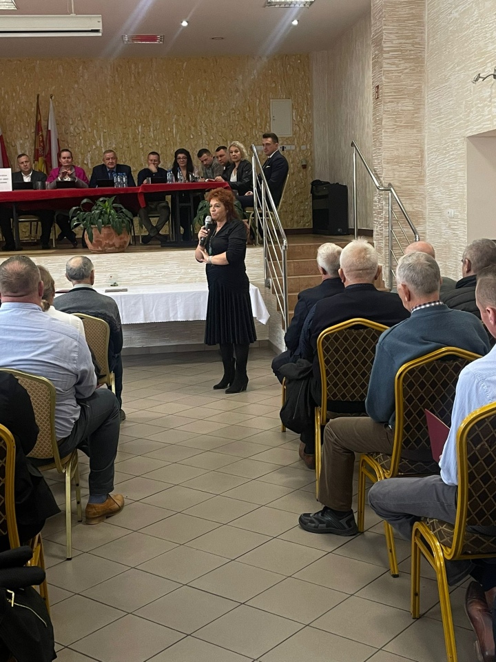 VIII sesja Rady Gminy w Czerwinie - pożegnaine sołtysów [31.10.2024] - zdjęcie #12 - eOstroleka.pl