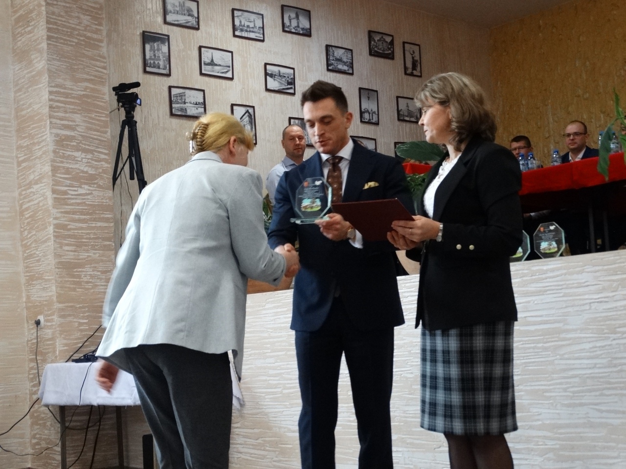 VIII sesja Rady Gminy w Czerwinie - pożegnaine sołtysów [31.10.2024] - zdjęcie #11 - eOstroleka.pl