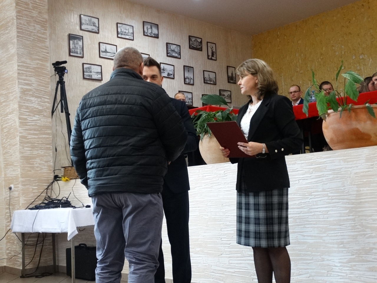 VIII sesja Rady Gminy w Czerwinie - pożegnaine sołtysów [31.10.2024] - zdjęcie #1 - eOstroleka.pl