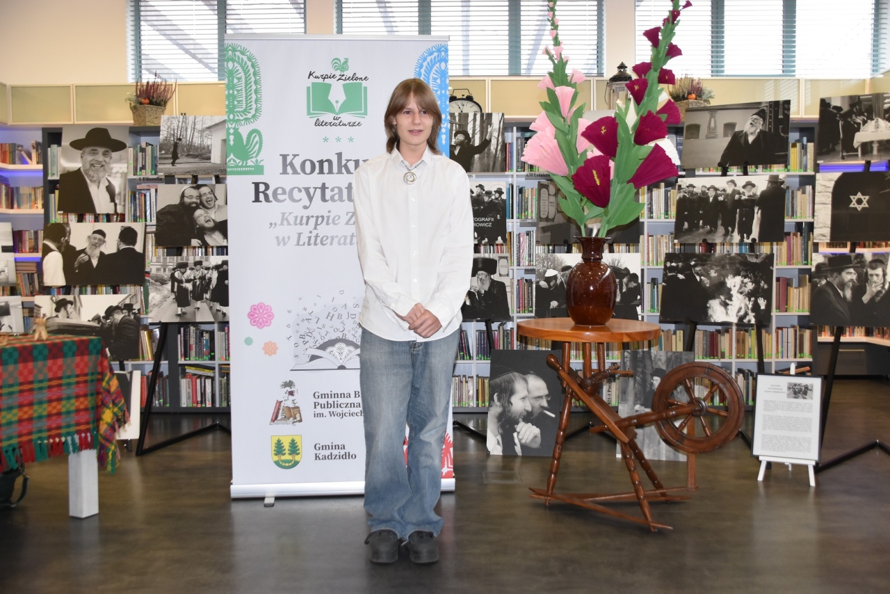 Eliminacje gminne konkursu recytatorskiego Kurpie Zielone w Literaturze w Kadzidle [29.10.2024] - zdjęcie #44 - eOstroleka.pl