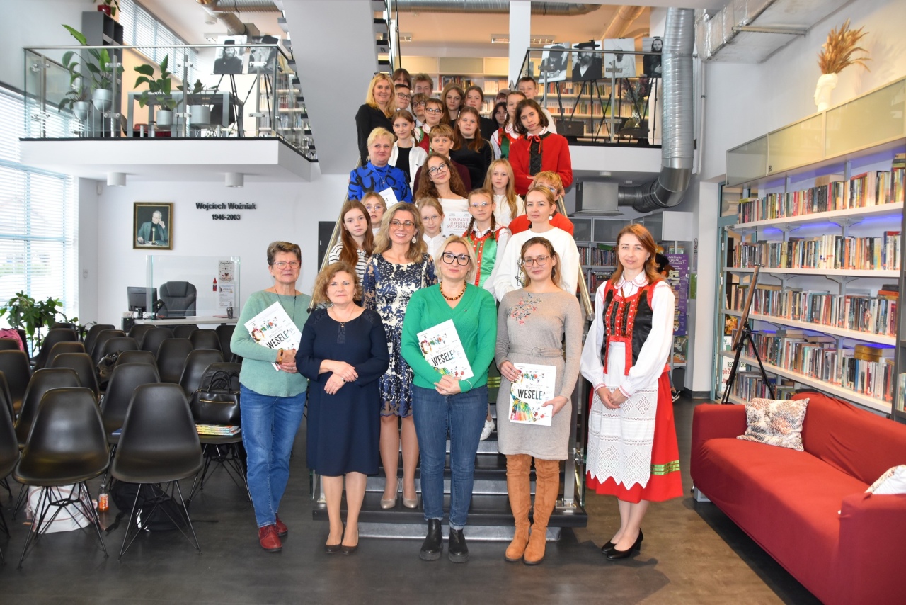 Eliminacje gminne konkursu recytatorskiego Kurpie Zielone w Literaturze w Kadzidle [29.10.2024] - zdjęcie #35 - eOstroleka.pl