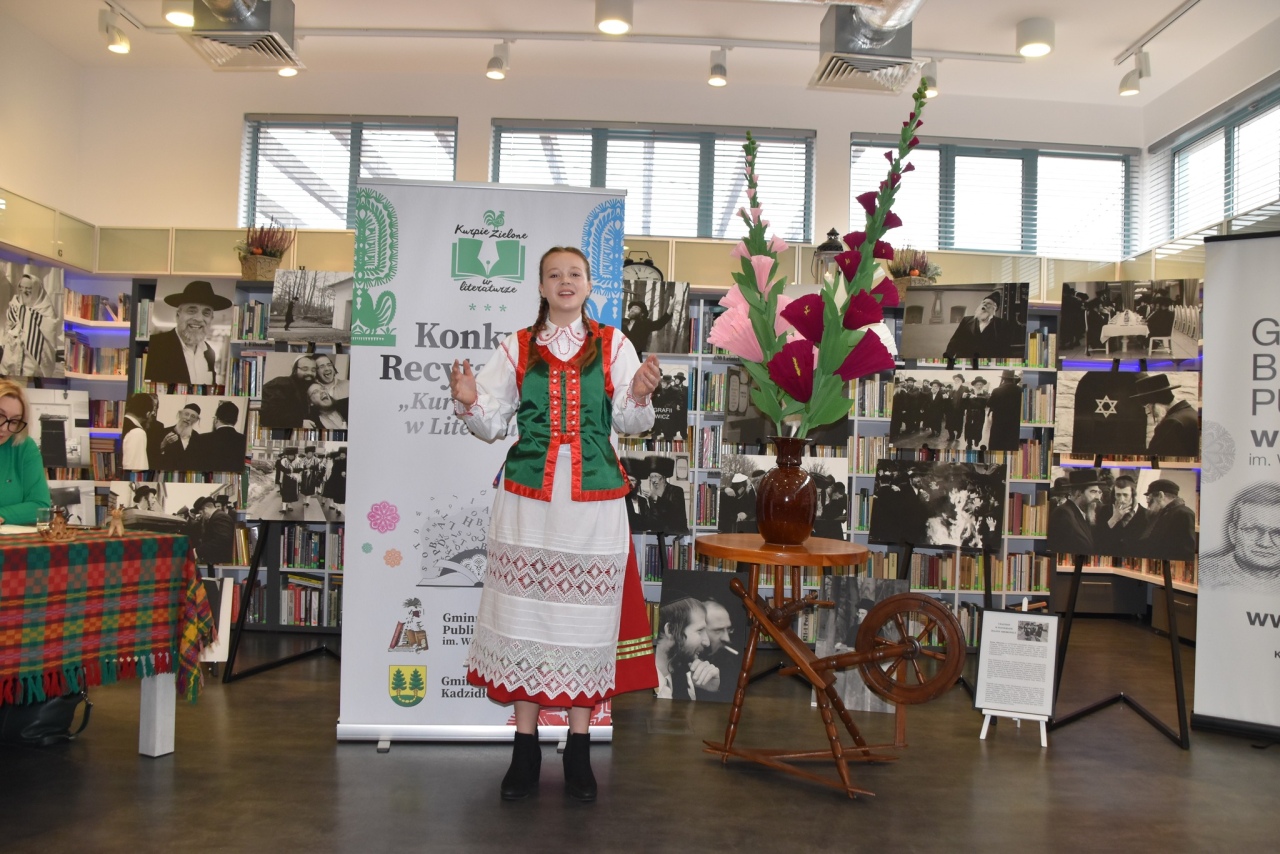 Eliminacje gminne konkursu recytatorskiego Kurpie Zielone w Literaturze w Kadzidle [29.10.2024] - zdjęcie #33 - eOstroleka.pl