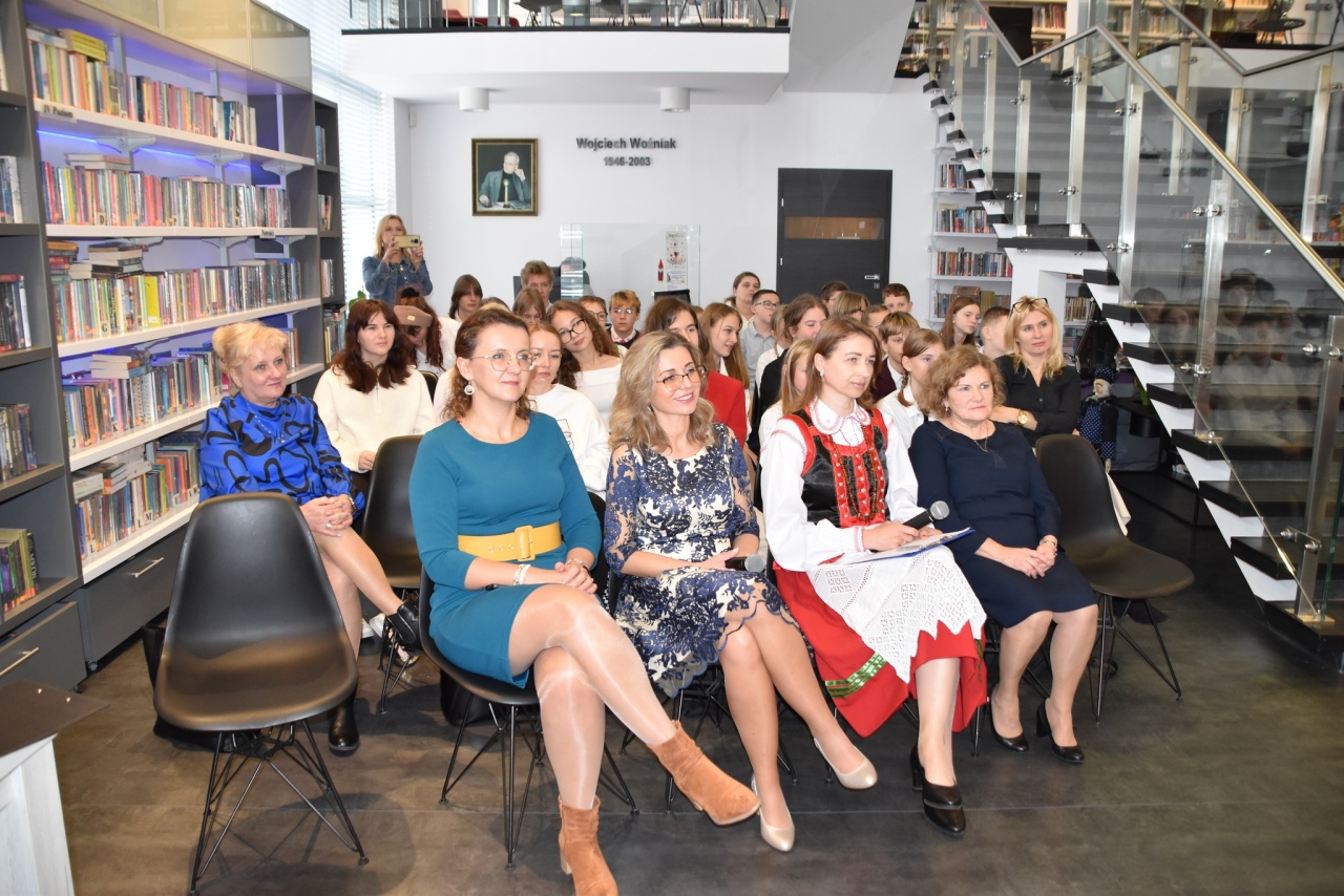 Eliminacje gminne konkursu recytatorskiego Kurpie Zielone w Literaturze w Kadzidle [29.10.2024] - zdjęcie #29 - eOstroleka.pl