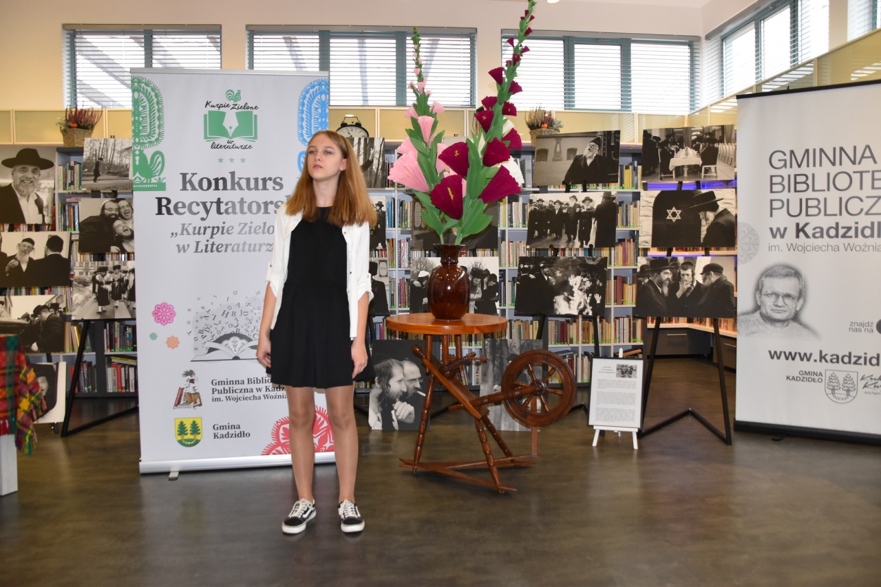 Eliminacje gminne konkursu recytatorskiego Kurpie Zielone w Literaturze w Kadzidle [29.10.2024] - zdjęcie #2 - eOstroleka.pl