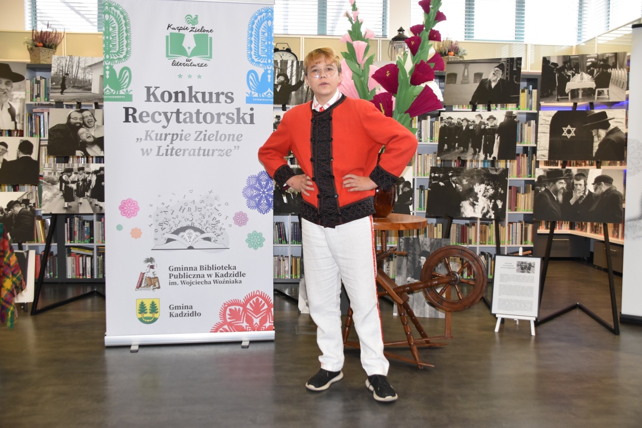 Eliminacje gminne konkursu recytatorskiego Kurpie Zielone w Literaturze w Kadzidle [29.10.2024] - zdjęcie #1 - eOstroleka.pl
