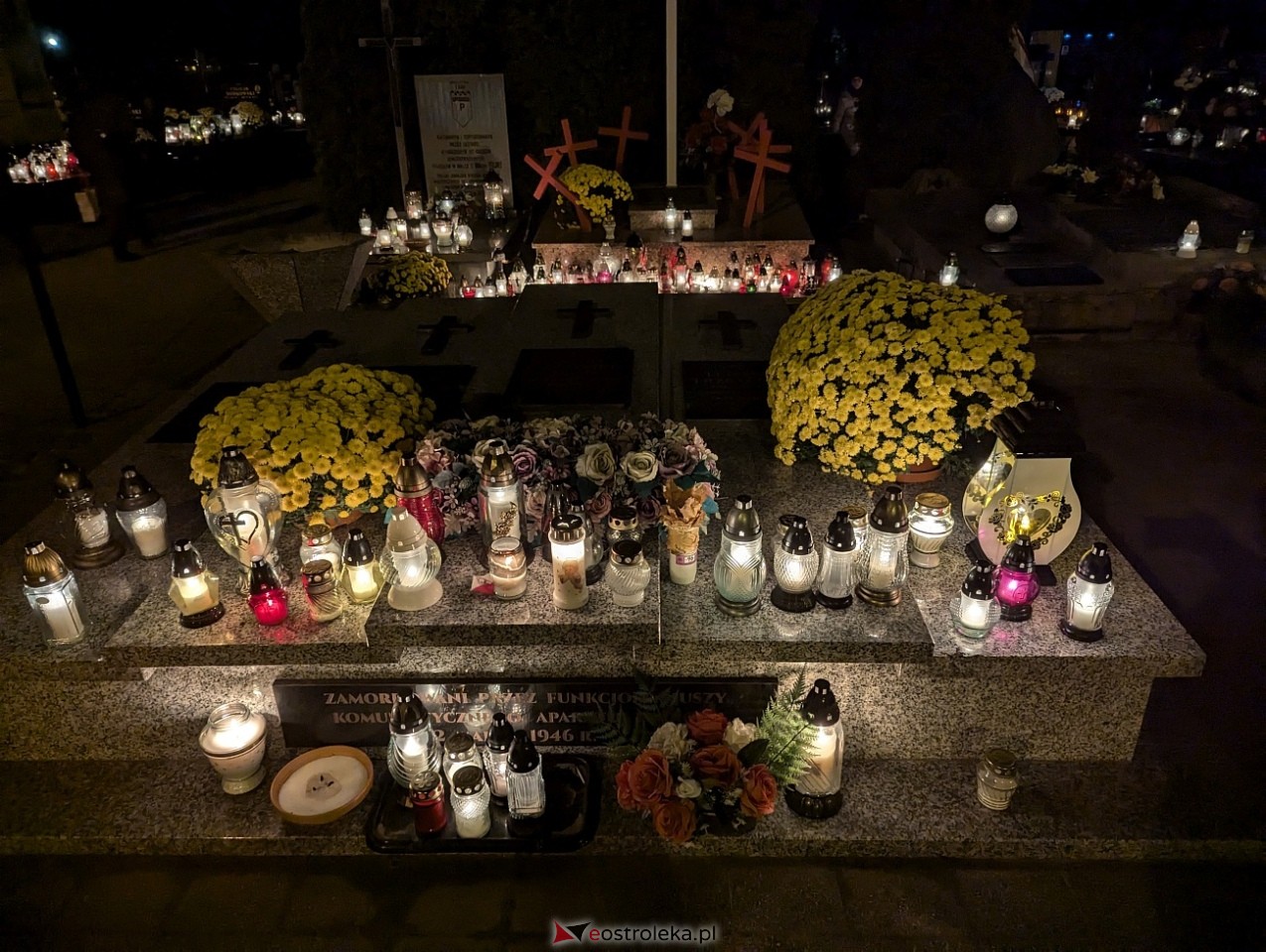 Ostrołęckie cmentarze w blasku zniczy [1.11.2024] - zdjęcie #5 - eOstroleka.pl