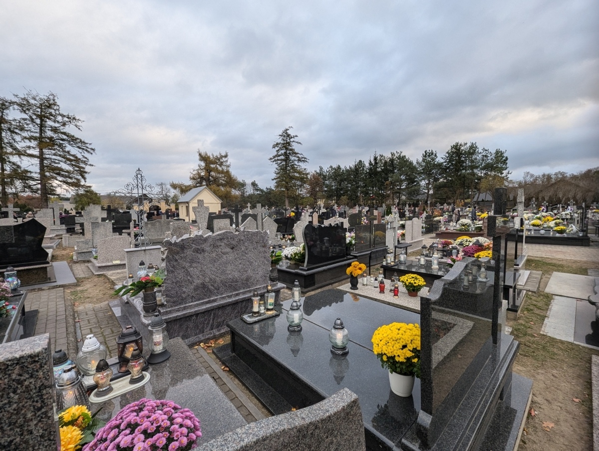 Święto Zmarłych na Kurpiach - cmentarze w Kadzidle i Lipnikach [01.11.2024] - zdjęcie #5 - eOstroleka.pl