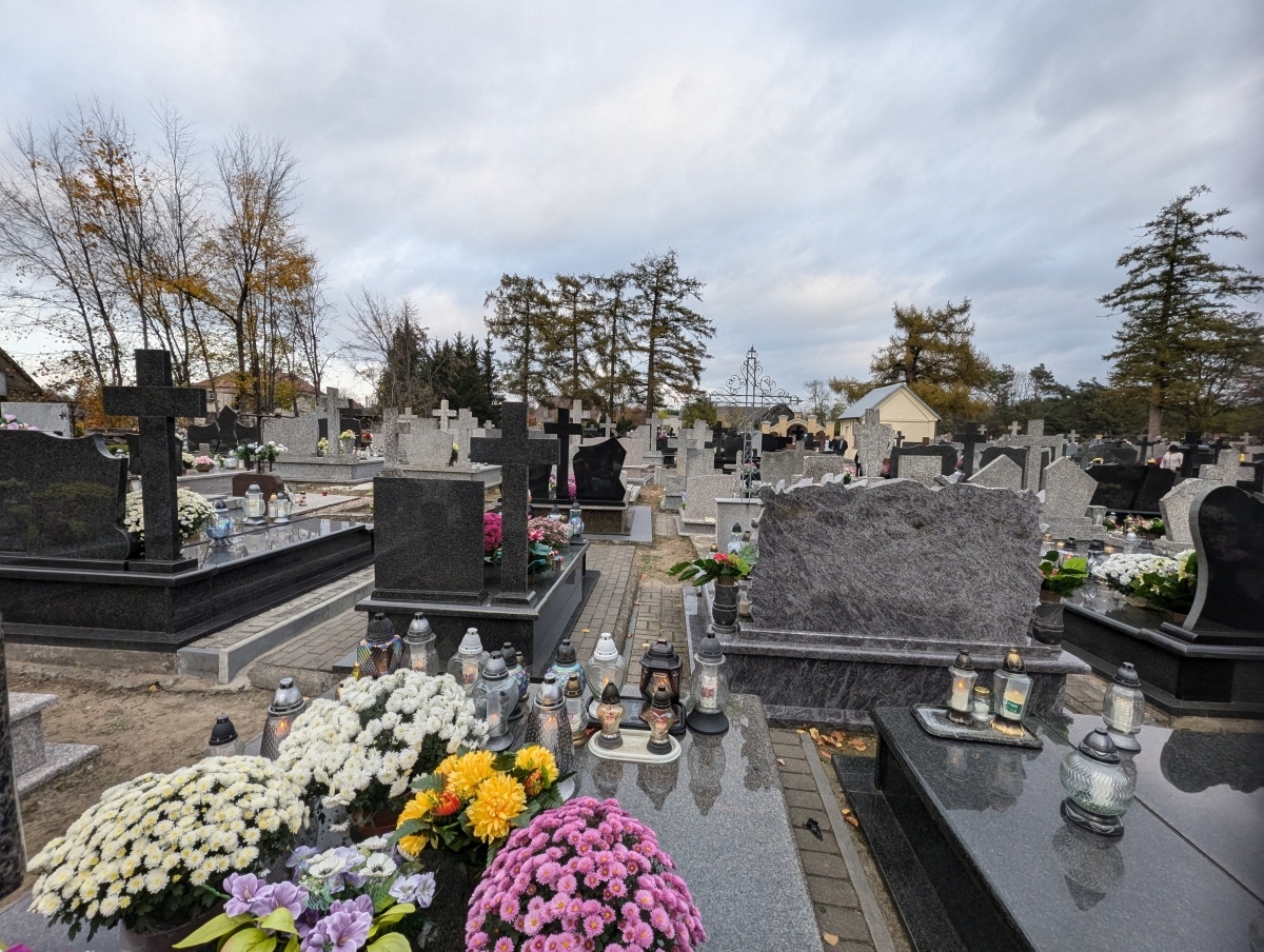 Święto Zmarłych na Kurpiach - cmentarze w Kadzidle i Lipnikach [01.11.2024] - zdjęcie #4 - eOstroleka.pl