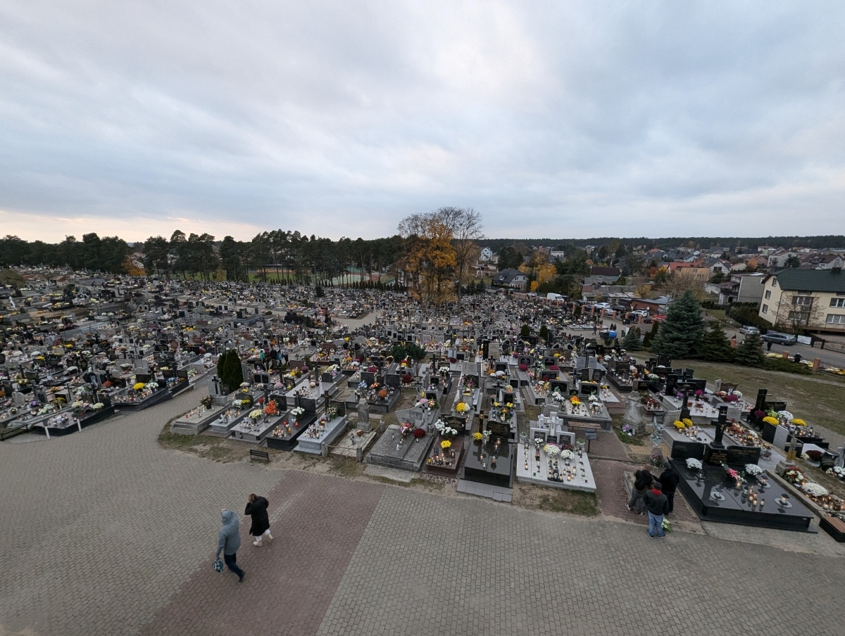 Święto Zmarłych na Kurpiach - cmentarze w Kadzidle i Lipnikach [01.11.2024] - zdjęcie #27 - eOstroleka.pl