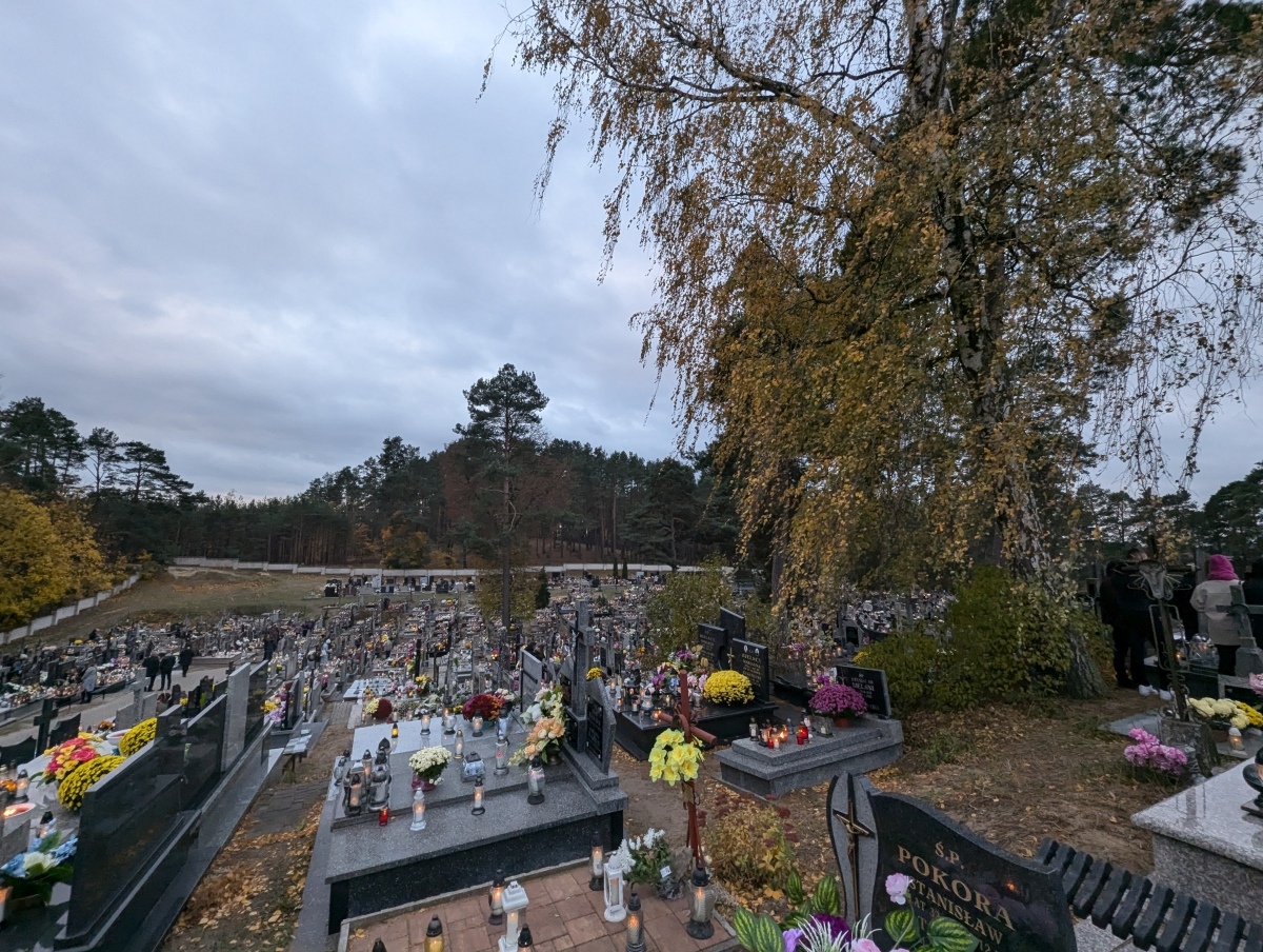 Święto Zmarłych na Kurpiach - cmentarze w Kadzidle i Lipnikach [01.11.2024] - zdjęcie #15 - eOstroleka.pl