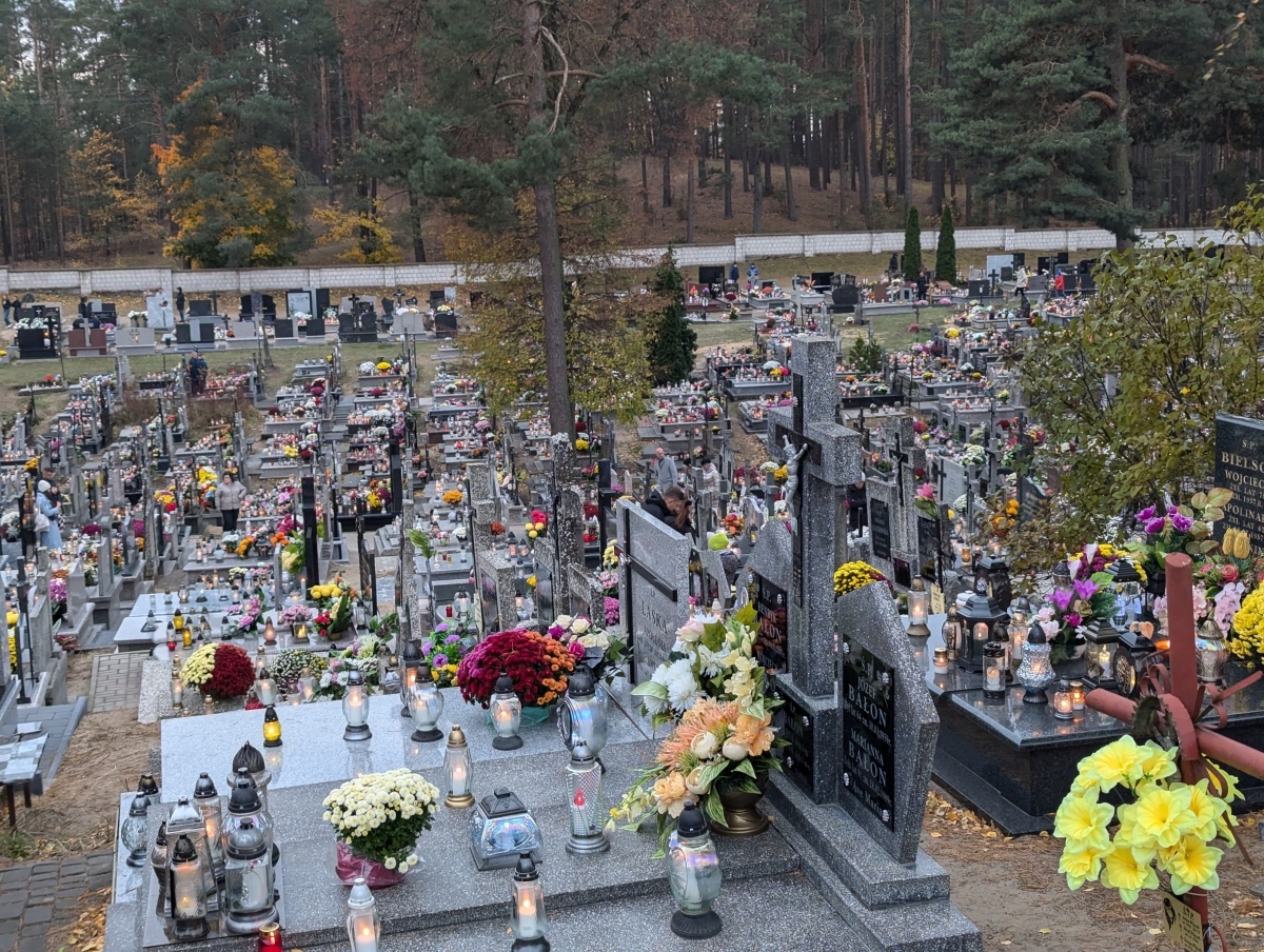 Święto Zmarłych na Kurpiach - cmentarze w Kadzidle i Lipnikach [01.11.2024] - zdjęcie #14 - eOstroleka.pl