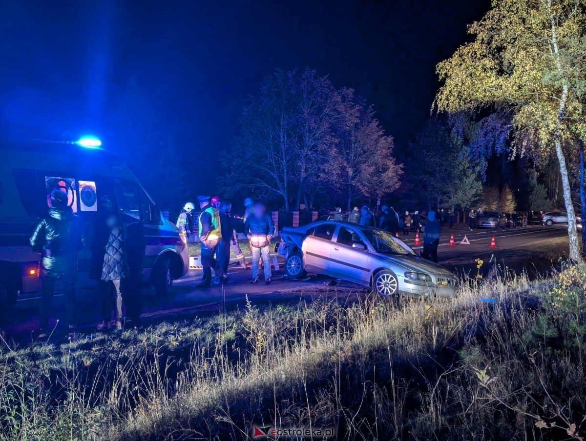 Wypadek w Łęgu Starościńskim [01.11.2024] - zdjęcie #9 - eOstroleka.pl