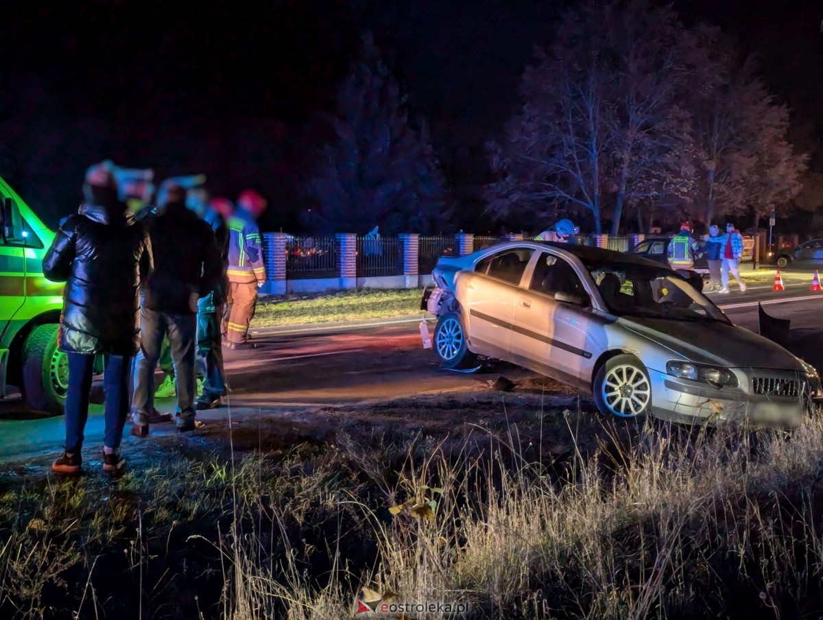 Wypadek w Łęgu Starościńskim [01.11.2024] - zdjęcie #4 - eOstroleka.pl
