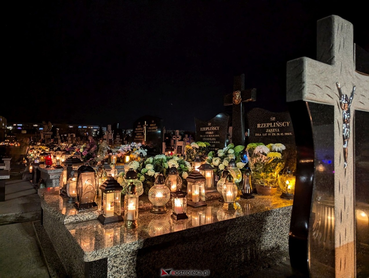 Cmentarz w Przasnyszu [01.11.2024] - zdjęcie #39 - eOstroleka.pl