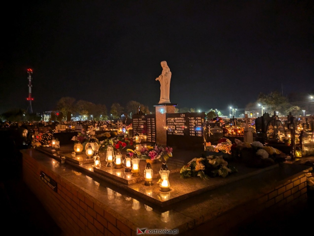 Cmentarz w Przasnyszu [01.11.2024] - zdjęcie #32 - eOstroleka.pl