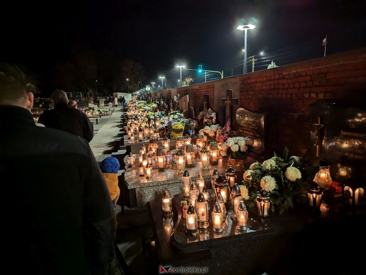 Cmentarz w Przasnyszu [01.11.2024] - zdjęcie #26 - eOstroleka.pl