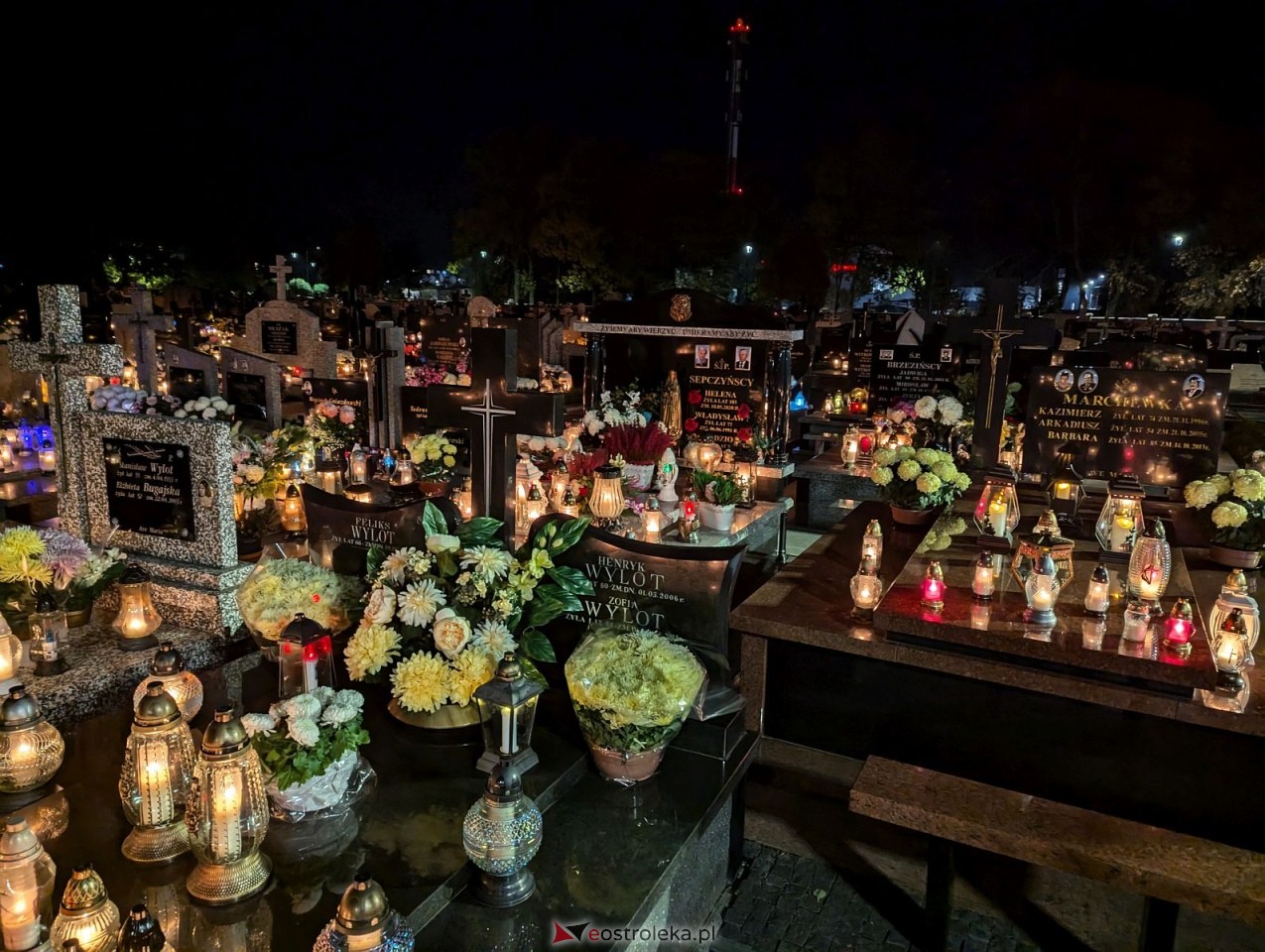 Cmentarz w Przasnyszu [01.11.2024] - zdjęcie #25 - eOstroleka.pl