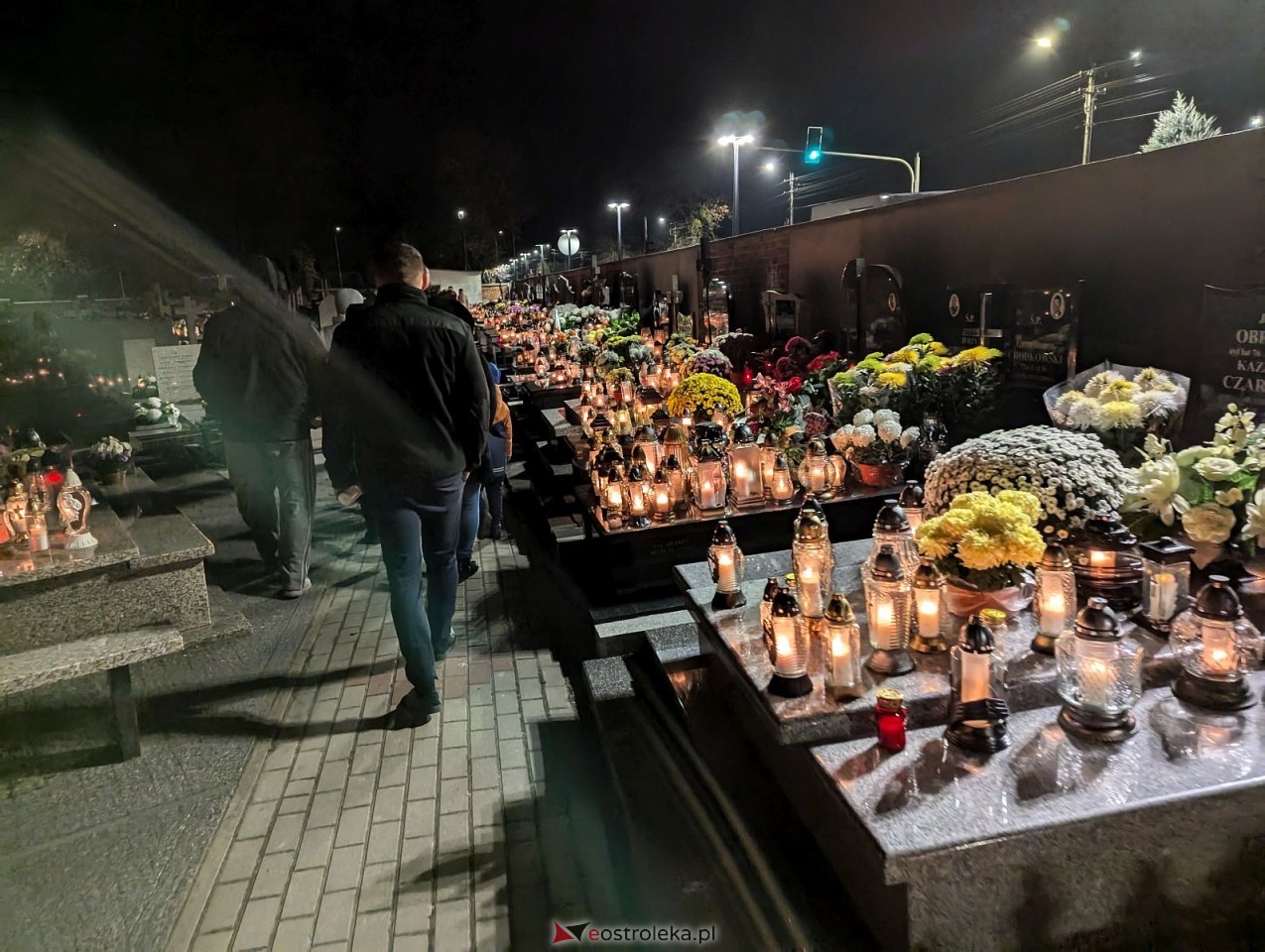 Cmentarz w Przasnyszu [01.11.2024] - zdjęcie #24 - eOstroleka.pl