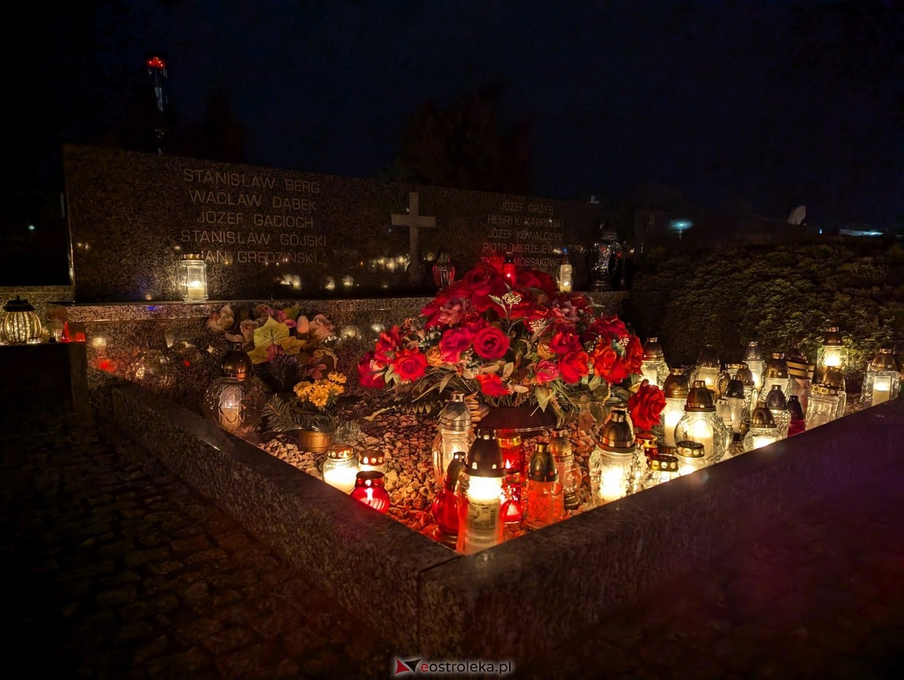 Cmentarz w Przasnyszu [01.11.2024] - zdjęcie #16 - eOstroleka.pl